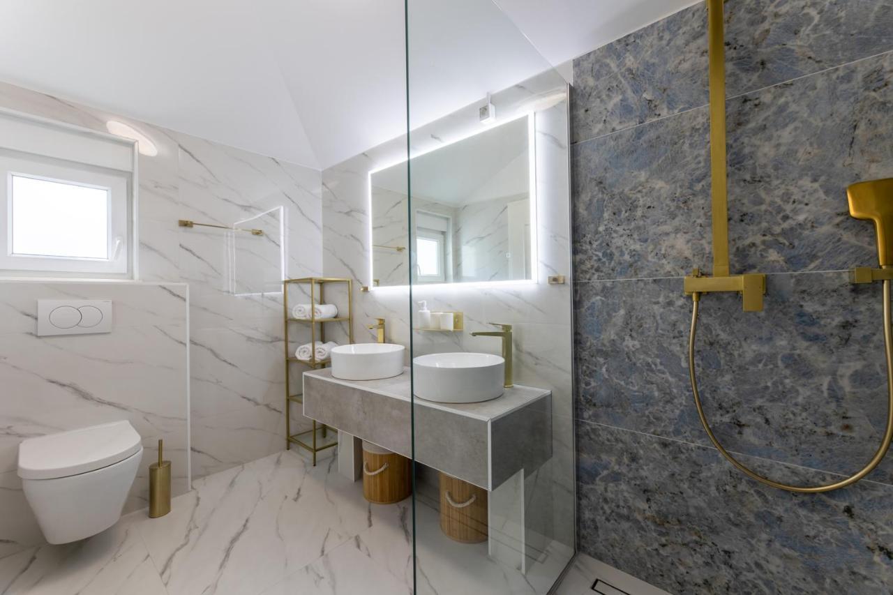Aurelius Apartment *