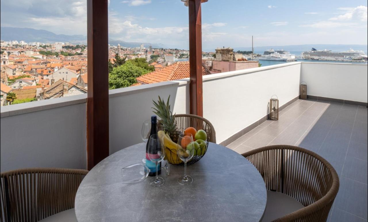 Aurelius Apartment